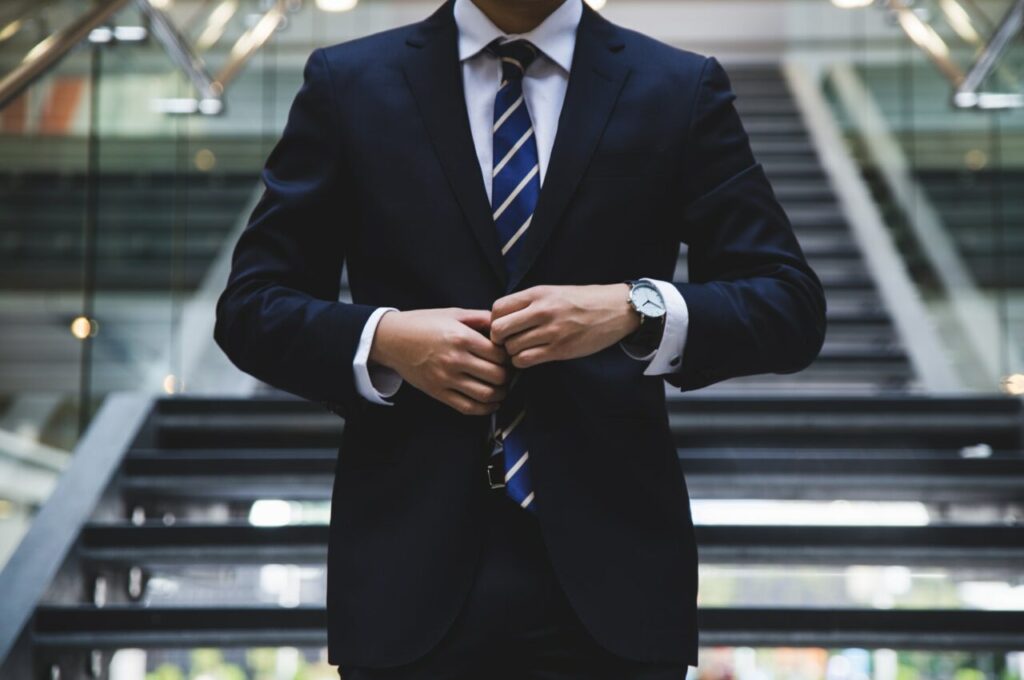Man wearing a suit and a tie