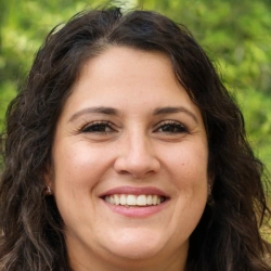 Lucie Chavez, CMO of Radaris